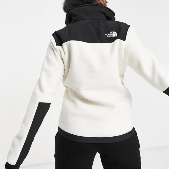 North Face Denali Jacket - Picture 2 of 5